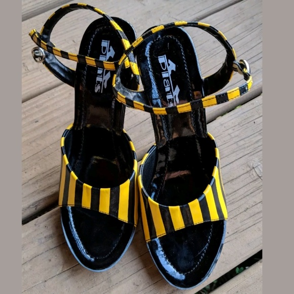 Sold - Picture 4 of 6